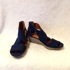 Clarks Artisan Wedge Sandals, 10, Navy